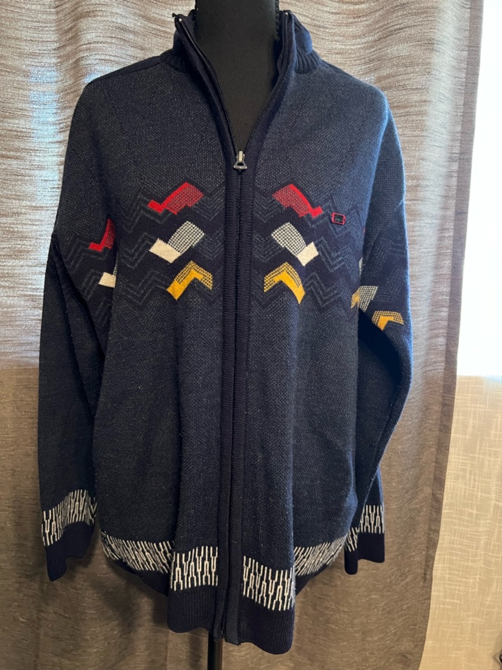 Men's Navy Zip-Up Cardigan with Geometric Accent